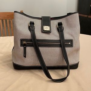 Dooney & Bourke Tote